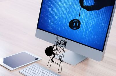 成年當天，能否踏入網吧？解讀互聯網上網服務的年齡規定